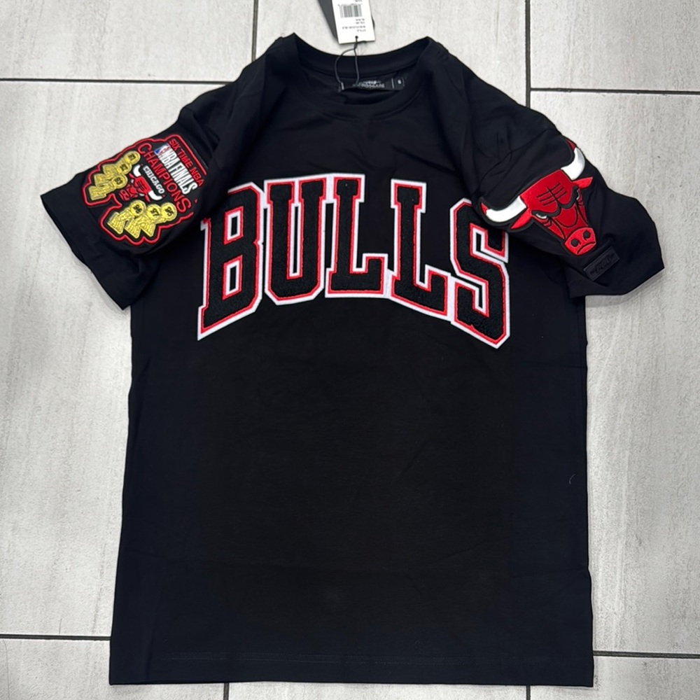 Standard Pro Chicago Black Bulls T-Shirt